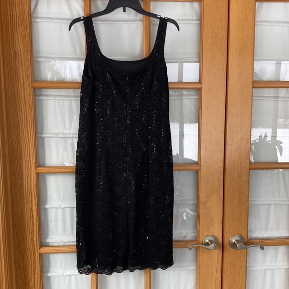 Knee length LBD lace with sequins - size 12 - Picture 2 of 3